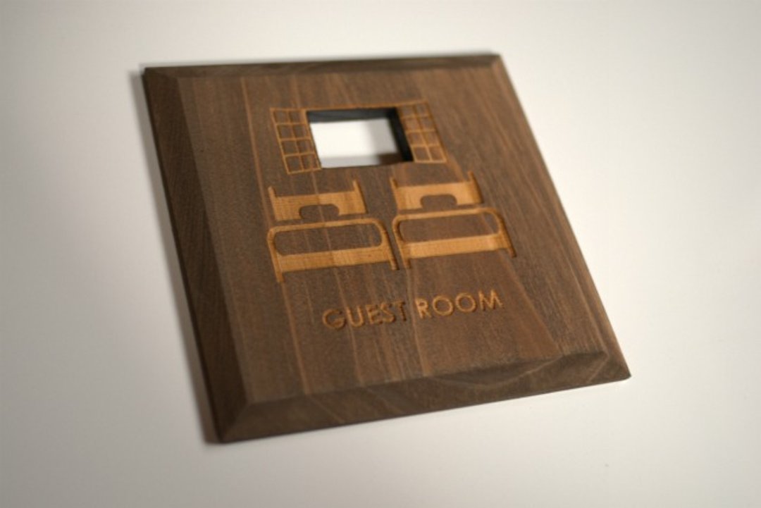 Guest Room Plate Brown GUEST ROOM (PB) - 其他 - 木头 咖啡色