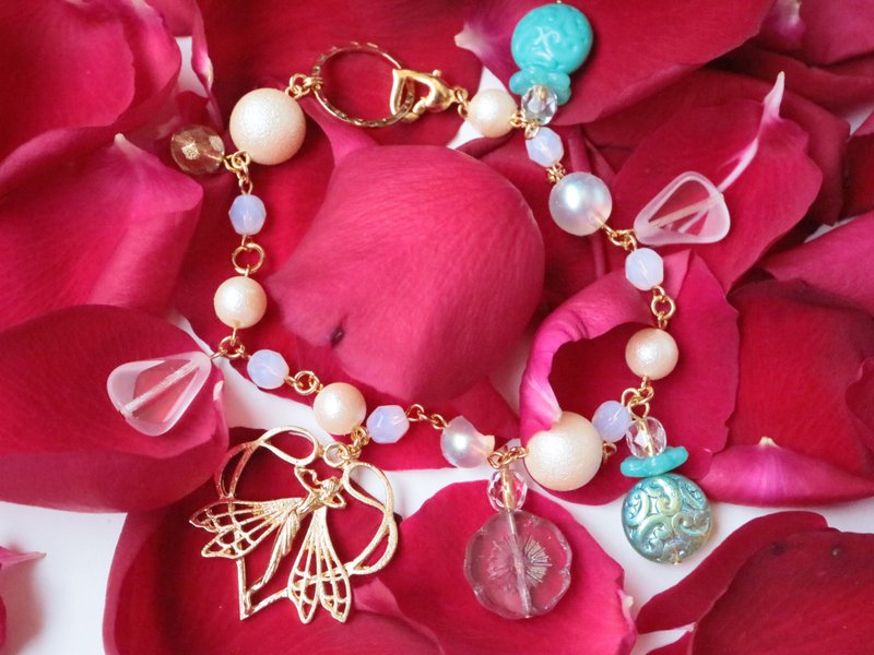 Art Deco Fairy and Perfume Bottle Bag Charm Green and Gold Romantic Elegant Fragrance Fairy Flower Cute Cute Czech Glass - 吊饰 - 玻璃 绿色