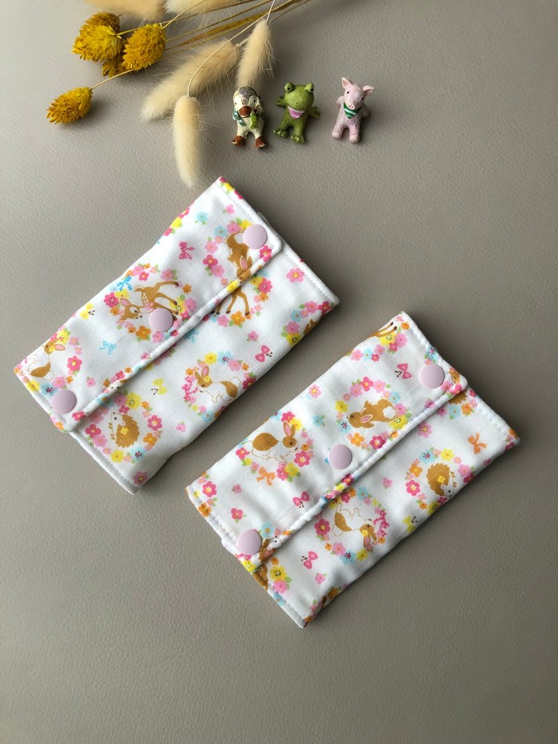 【背巾口水巾】小鹿的魔法森林 背巾保护套 - 围嘴/口水巾 - 棉．麻 粉红色