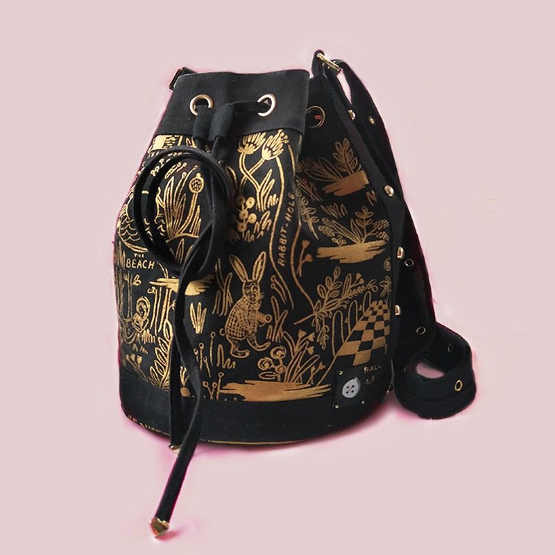 pinkoi周年庆爱丽丝系列升级水桶包可调节包带原创金色独家原创 - 侧背包/斜挎包 - 棉．麻 黑色