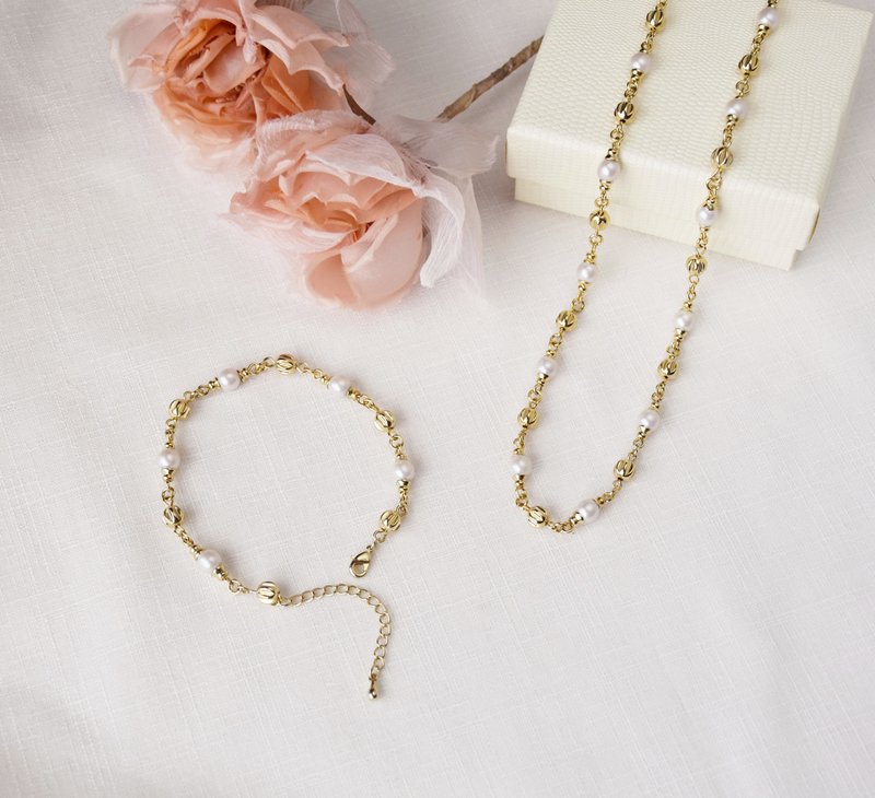 【一套穿搭】刻纹铜珠珍珠项链手链套组 - 手链/手环 - 珍珠 白色