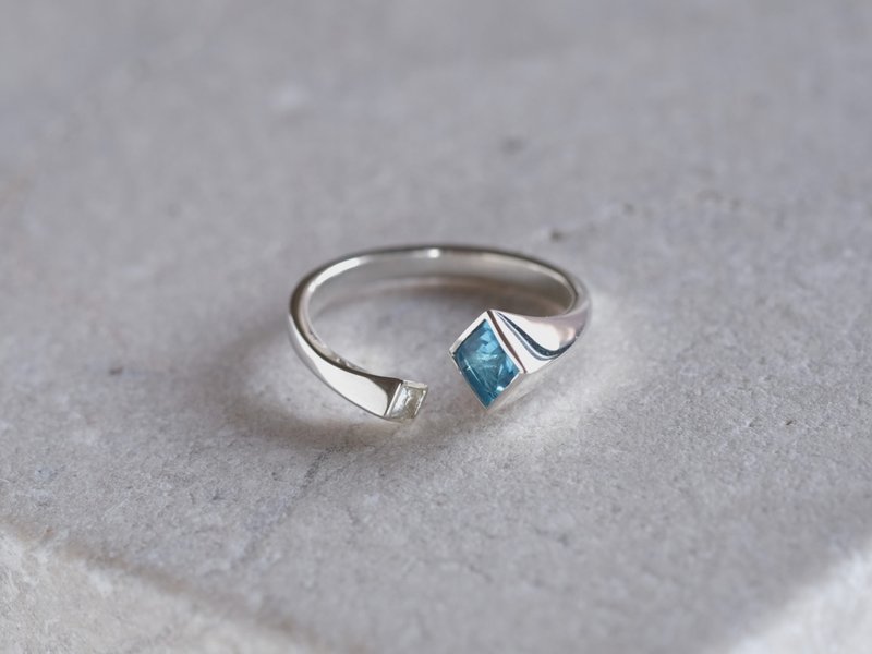 topaz double square ring 托帕石双方戒指 天然石 蓝色托帕石 白色托帕石 银饰 蓝色 - 戒指 - 宝石 蓝色