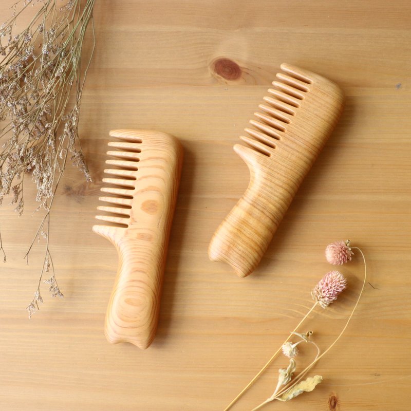 桧木手工梳-11齿(大) - 彩妆刷具/镜子/梳子 - 木头 咖啡色