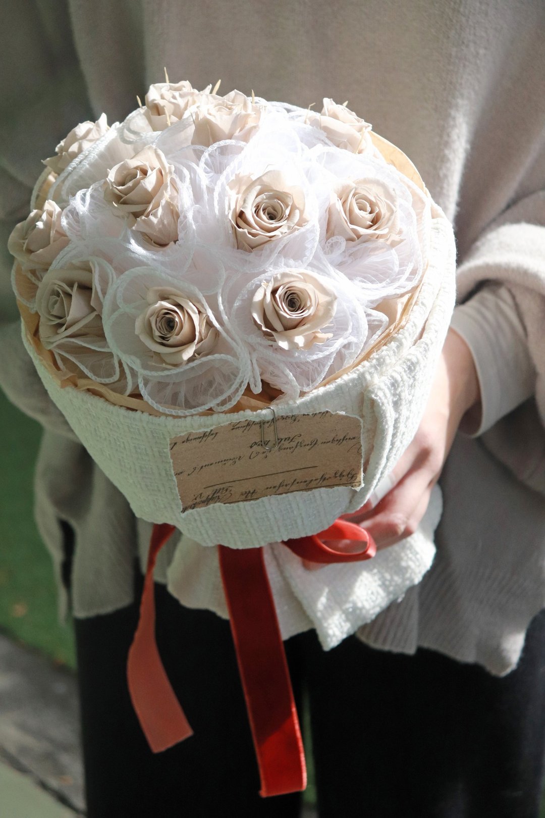 - 泰迪奶茶 - 浪漫小香风永生玫瑰花束 (大) 情人节花束 生日花束 - 干燥花/捧花 - 植物．花 卡其色