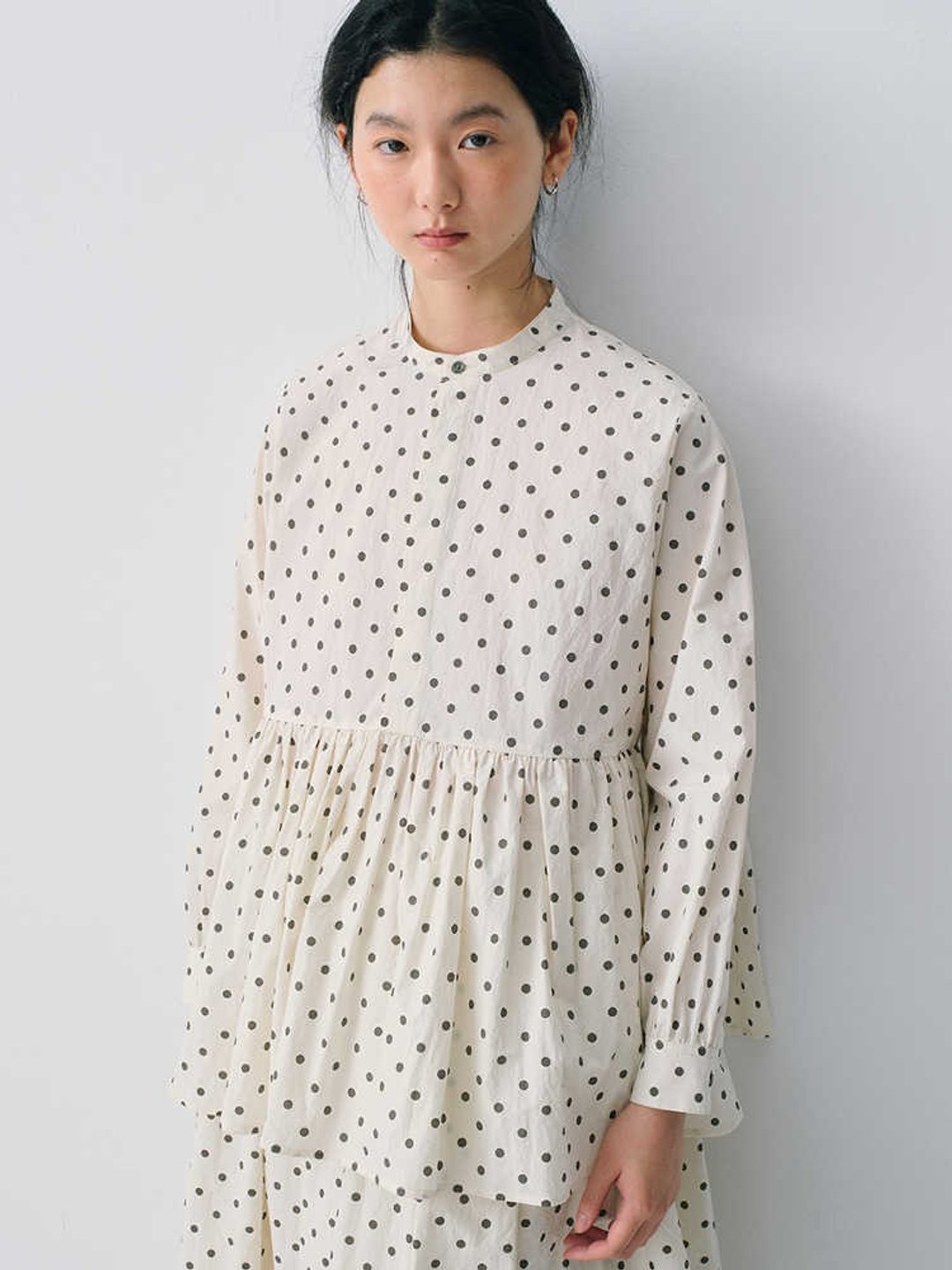宽松暗门襟高密匹马棉波点印花长袖衬衫 - 女装休闲/机能外套 - 棉 多色