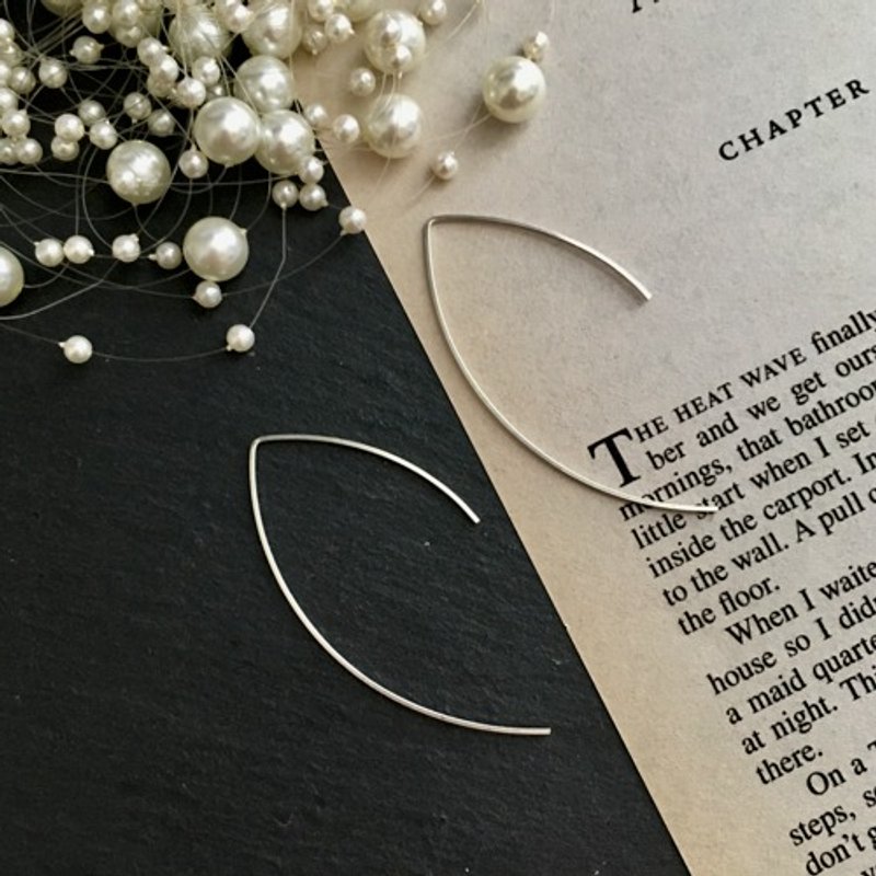 SilverFilled Airy Pierced Earrings - 耳环/耳夹 - 纯银 银色