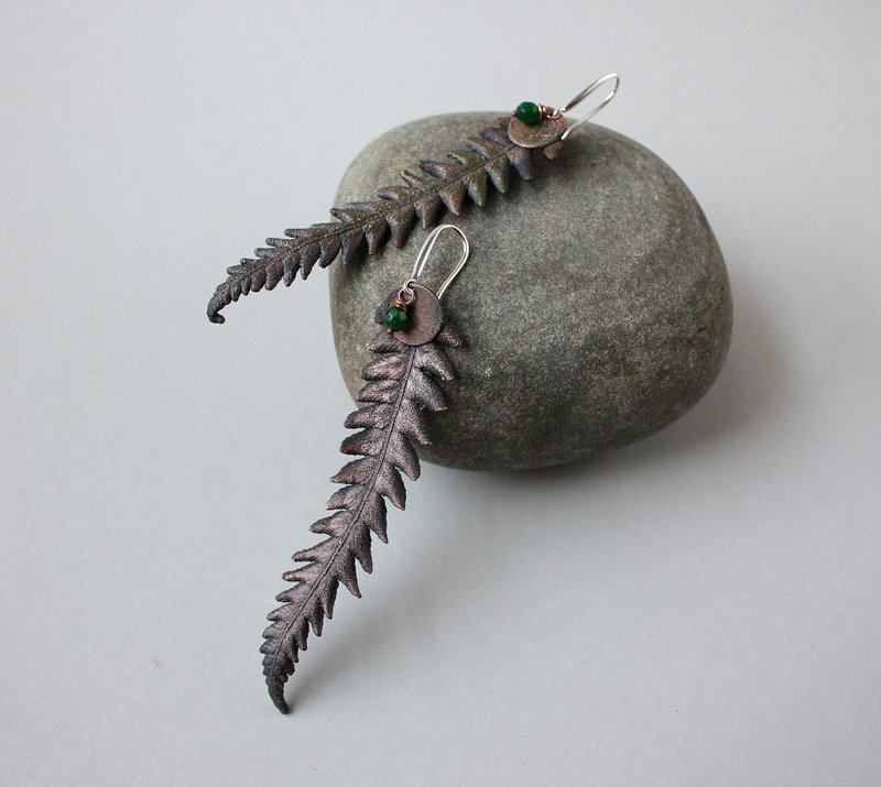 翠玉缀饰蕨叶耳环 - 耳环/耳夹 - 铜/黄铜 绿色