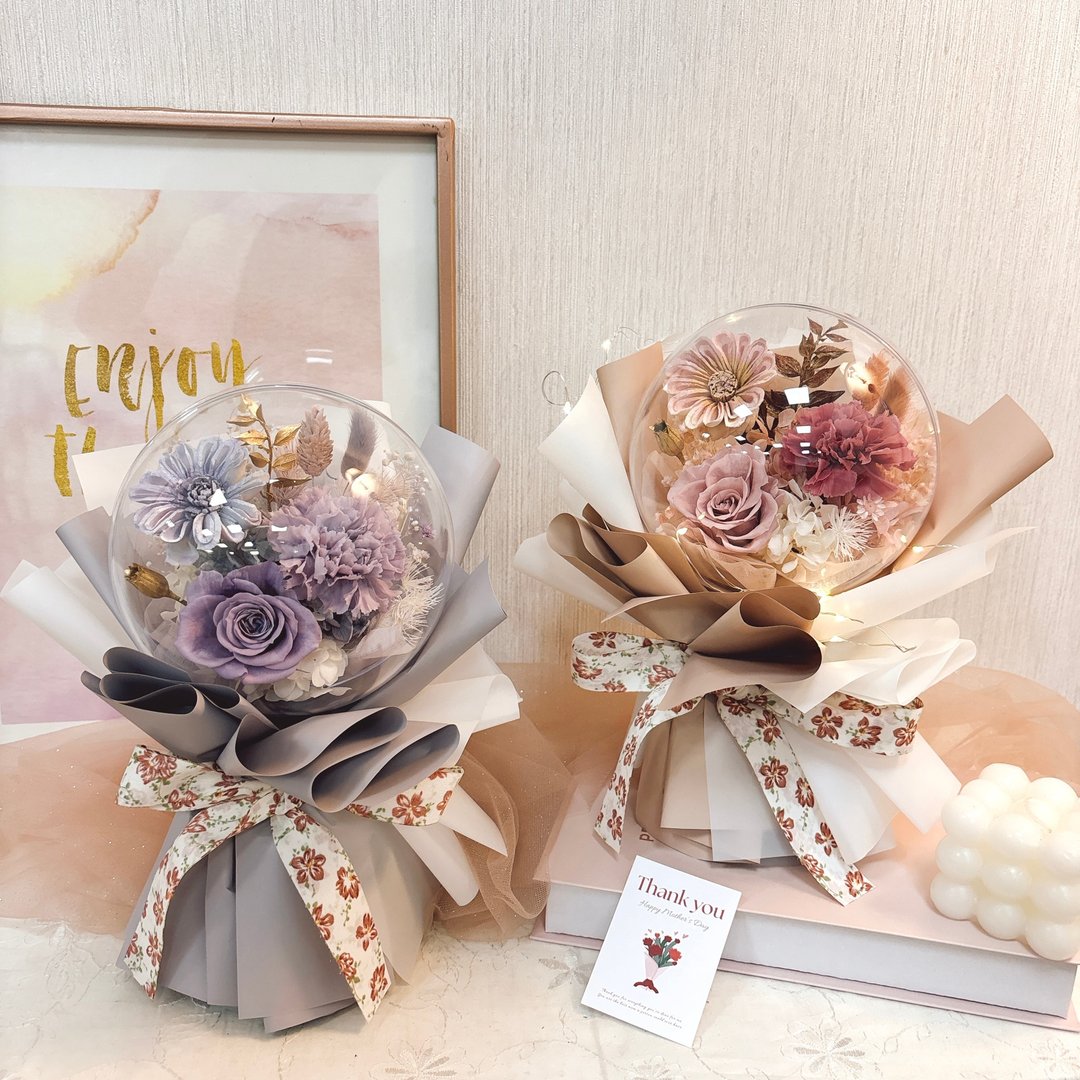 【康乃馨波波球花束】定制 永生花 康乃馨花束 干燥花 母亲节礼物 - 干燥花/捧花 - 植物．花 多色