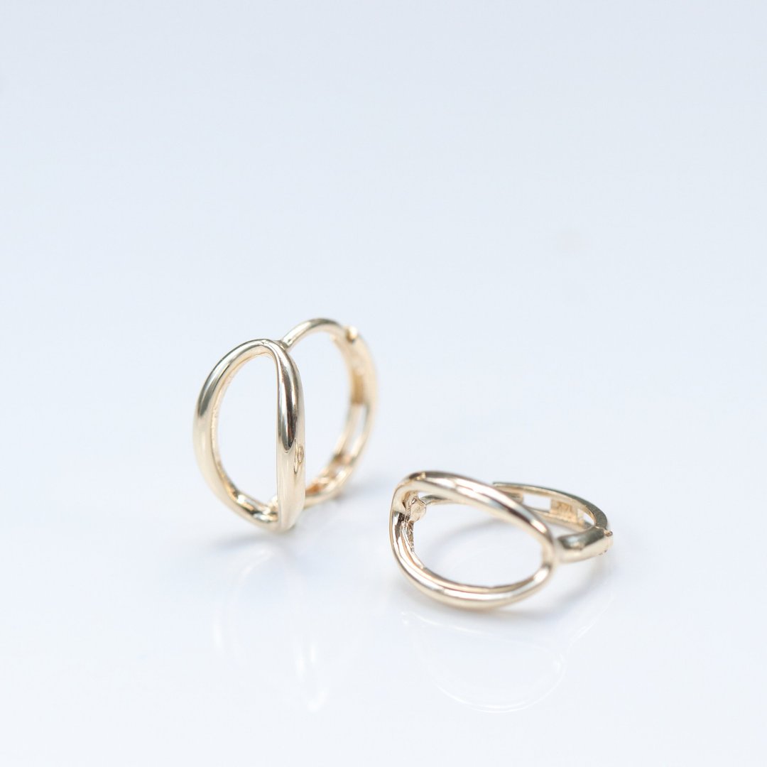 14K Oval-Shaped Lock Earring 篓空椭圆耳扣耳环 - 耳环/耳夹 - 贵金属 金色