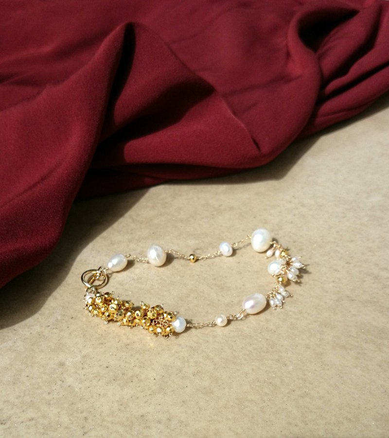 杂志【装苑】推荐款12月号Pearl Gold hematite station bracelet - 手链/手环 - 宝石 金色