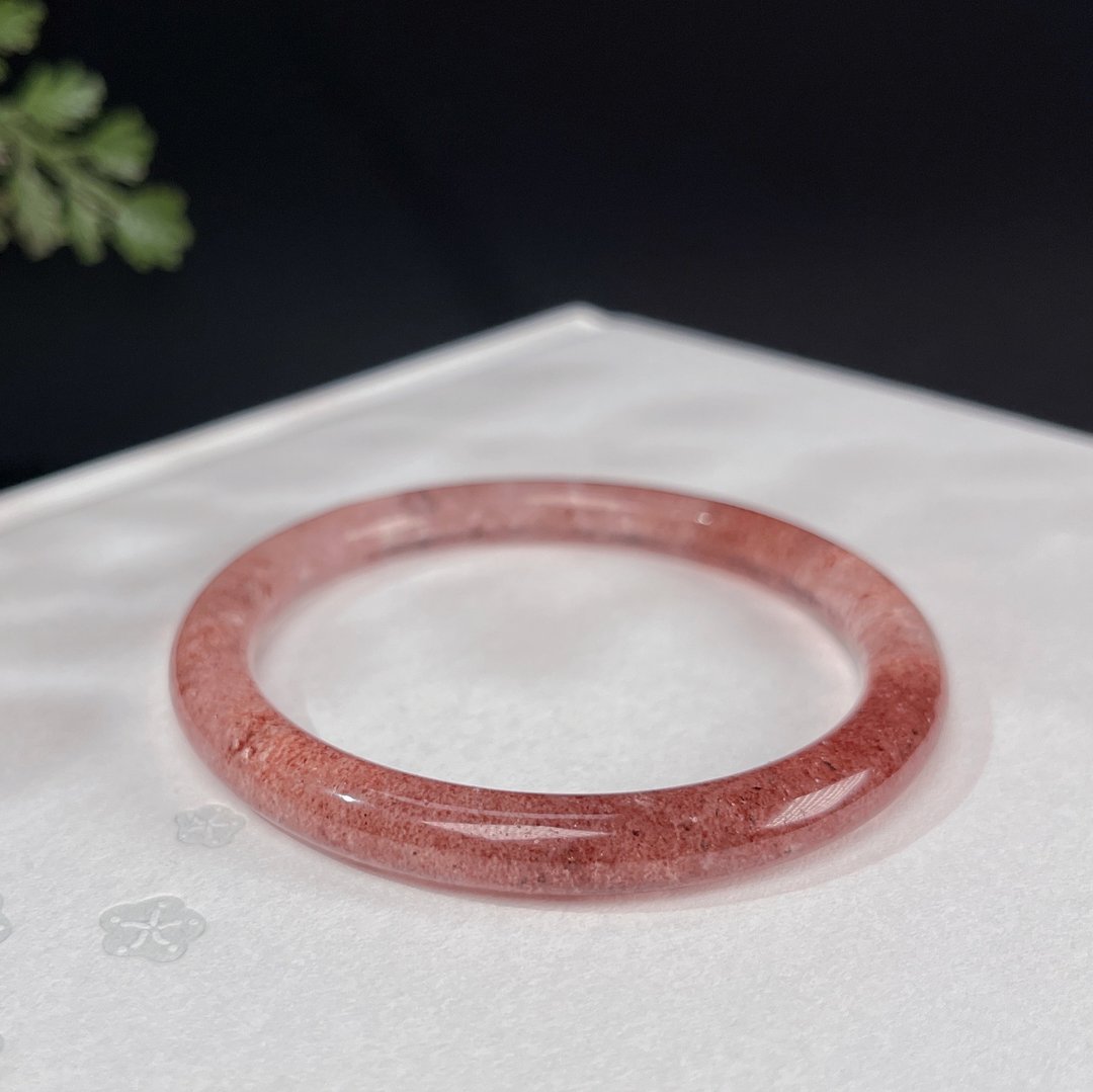 冰透草莓晶手镯52+MM 甜美细圆条彩虹星光水晶手环 提升气质人缘 - 手链/手环 - 水晶 红色