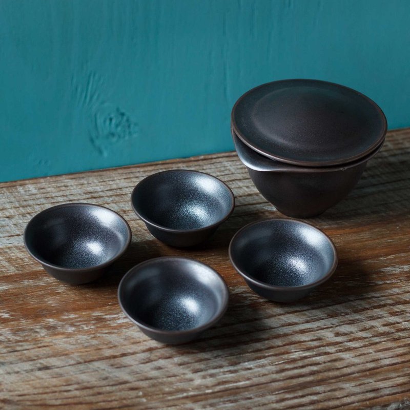 绞出式茶壶组（附四个茶杯）- 黑色 – Yamatsu - 茶具/茶杯 - 陶 黑色