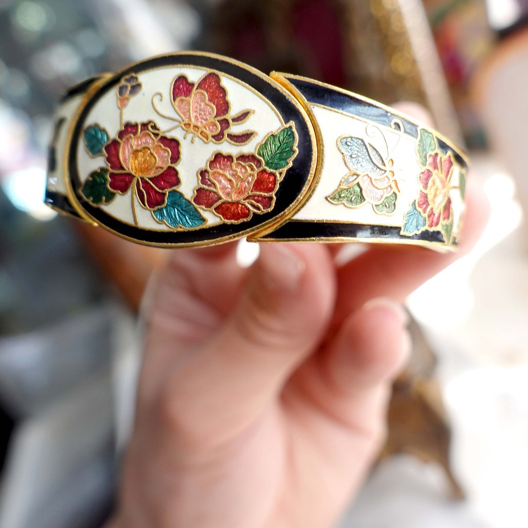 日本中古彩绘鲜艳花卉植物蝴蝶图案手环手镯手链 古着珠宝首饰 - 手链/手环 - 其他金属 多色