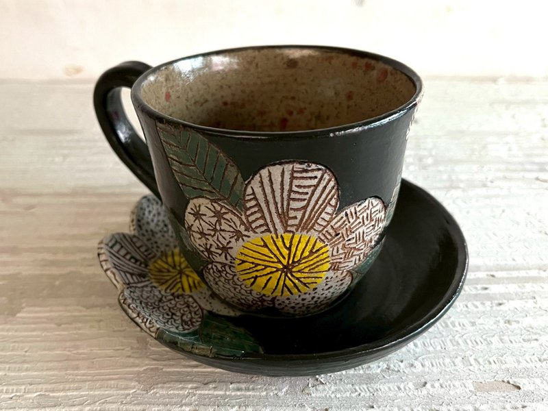 刻草花盘造型陶制咖啡杯盘组_陶器马克杯 - 咖啡杯/马克杯 - 陶 黑色