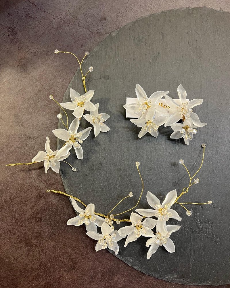 冒牌老板娘 Kingboss塑片白色五角星星花头饰+耳环组-新娘饰品 - 发饰 - 其他金属 白色