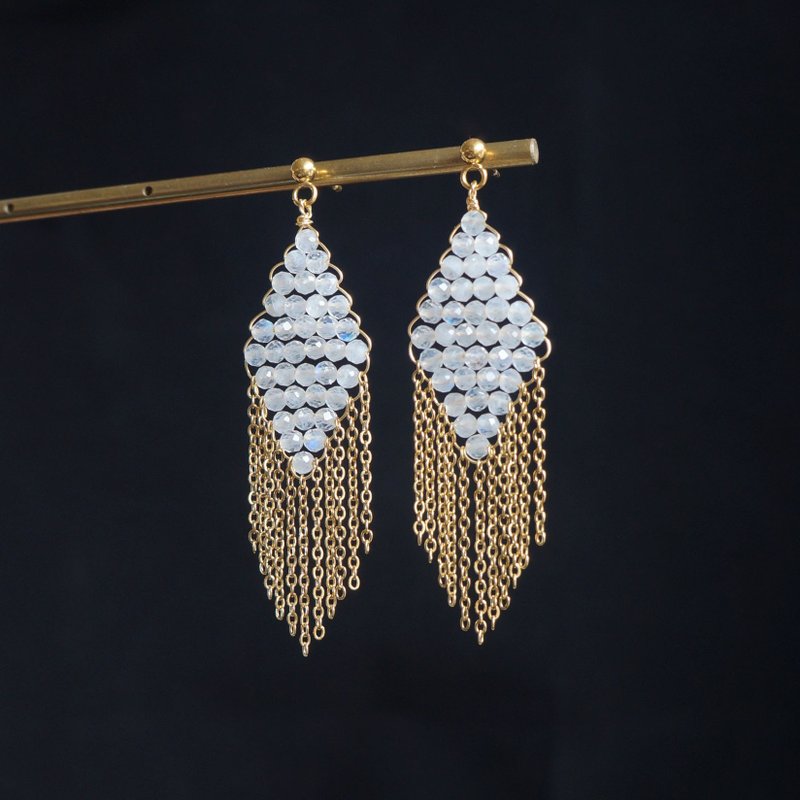 14kGF月光石菱形流苏耳环 手工制 包金天然石耳饰 不过敏 耳钉 - 耳环/耳夹 - 半宝石 金色