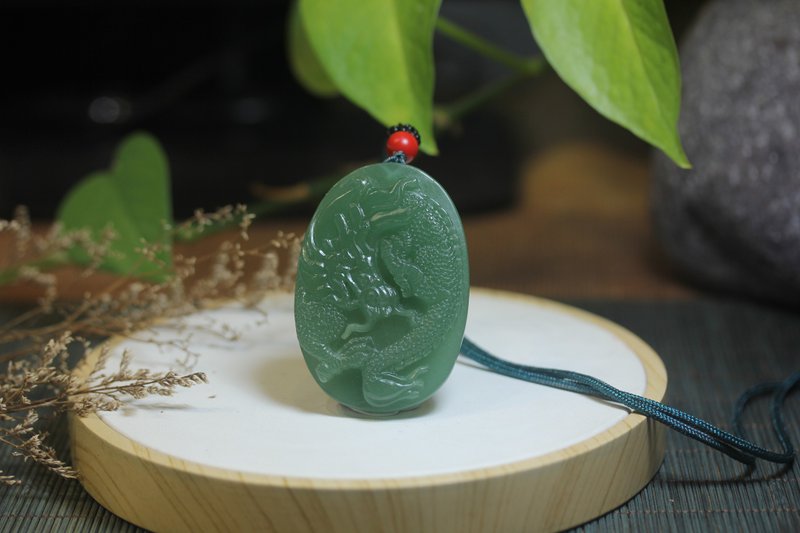 【龙】特惠价天然东陵玉 | 龙牌吊坠| 十二生肖项链 | 佩戴大气 - 项链 - 玉石 绿色