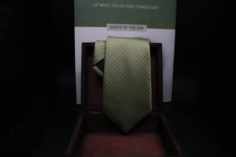 浅绿色真丝暗纹领带/窄版商务绅士necktie - 领带/领带夹 - 丝．绢 绿色