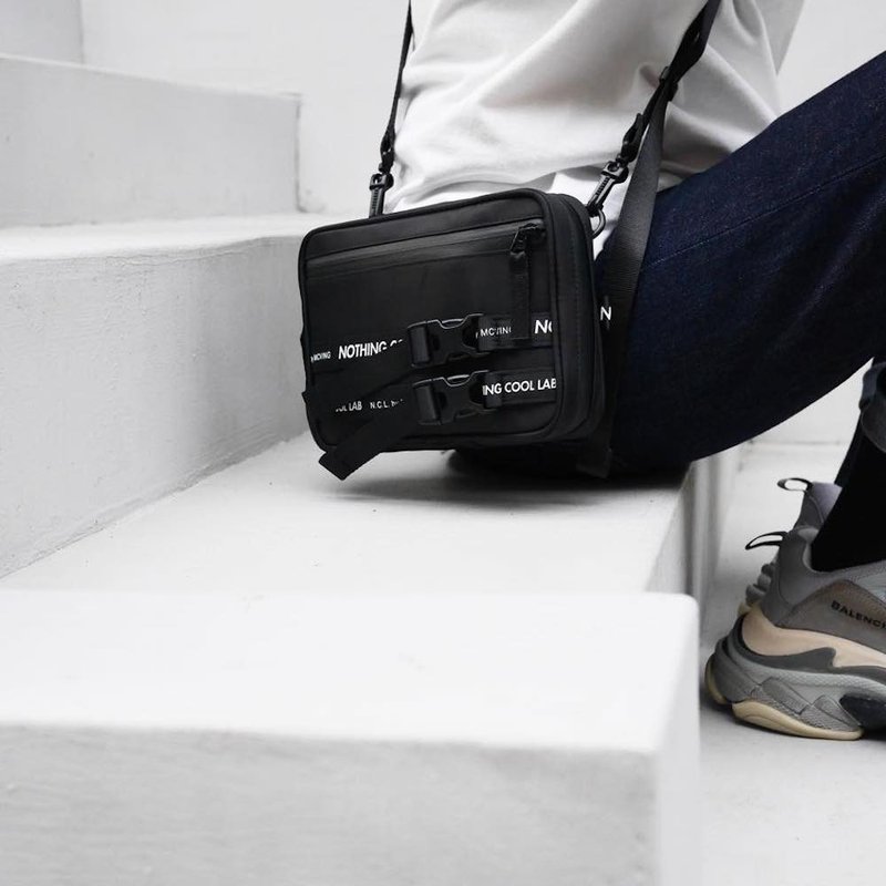 随身小包-黑色 - 手拿包 - 其他材质 黑色