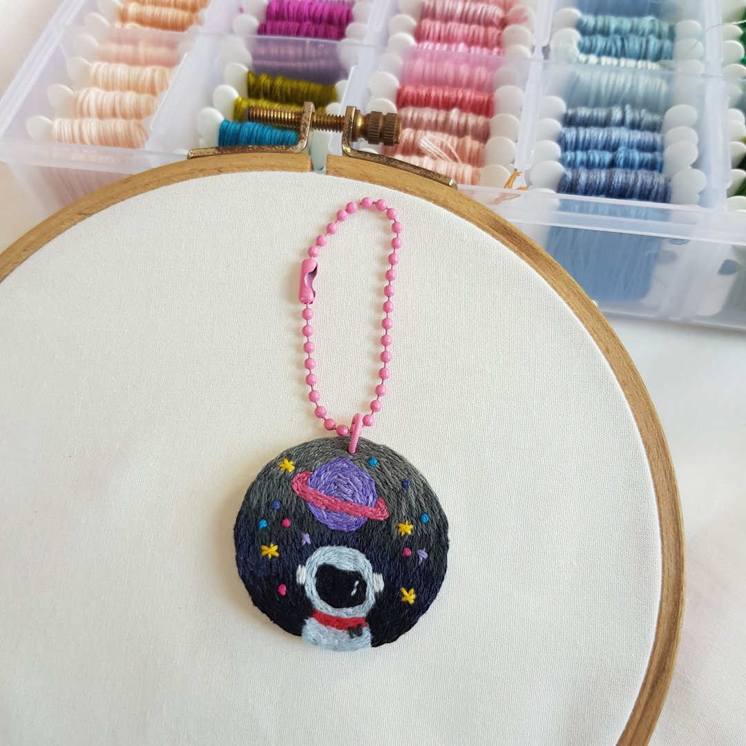 keychain hand embroidery - 吊饰 - 绣线 多色