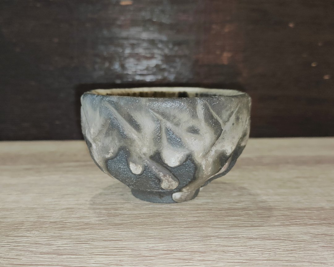 柴烧原矿手作刀削杯-柴烧灰釉-莺歌陶艺家李玟睿 - 茶具/茶杯 - 陶 
