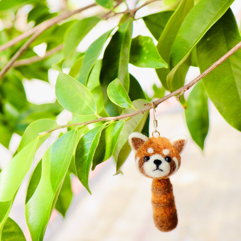 羊毛毡 被我误认为浣熊好久的小熊猫单耳耳环 - 耳环/耳夹 - 羊毛 咖啡色