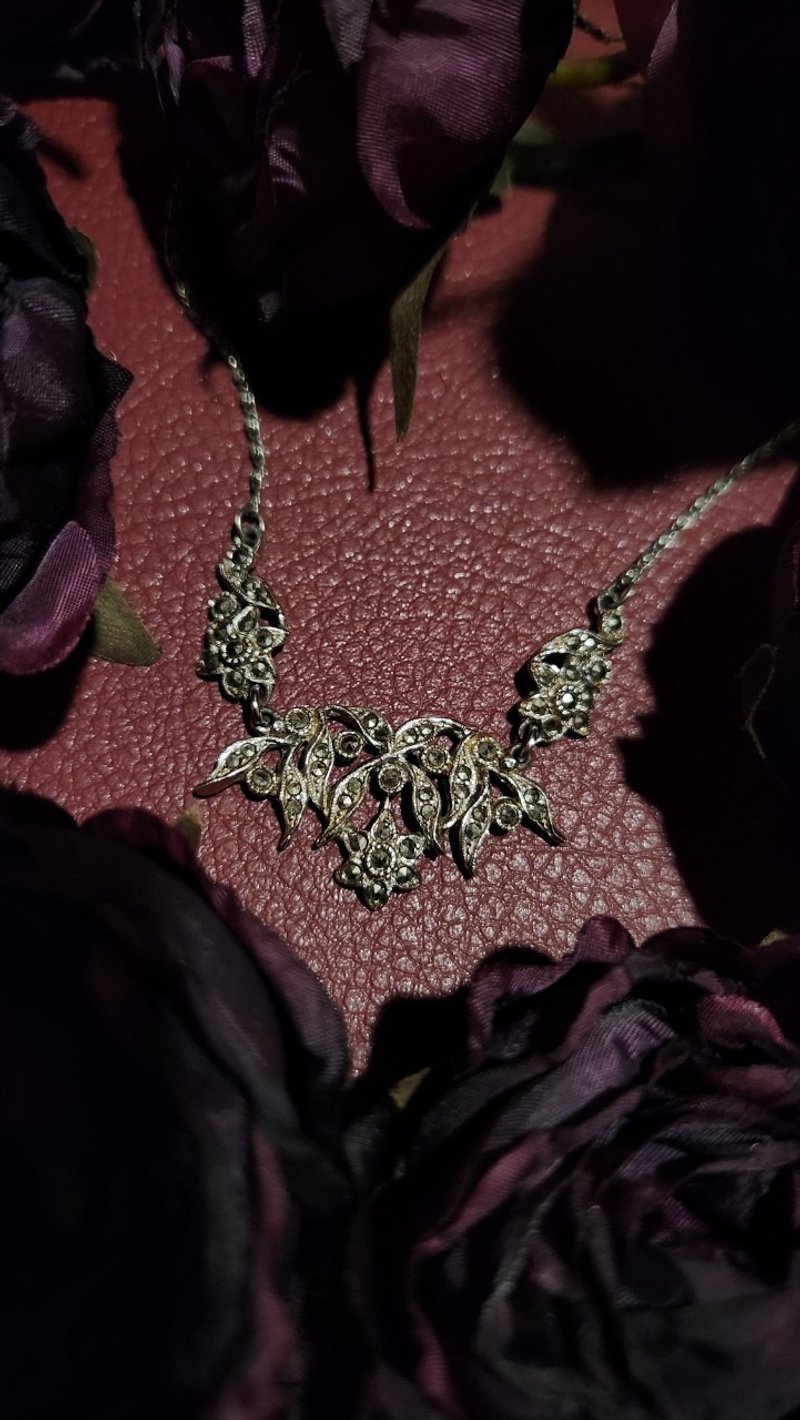 装饰艺术时期(1915-1935)白铁矿花朵项链【毕业礼物】圣诞礼盒 - 项链 - 贵金属 银色