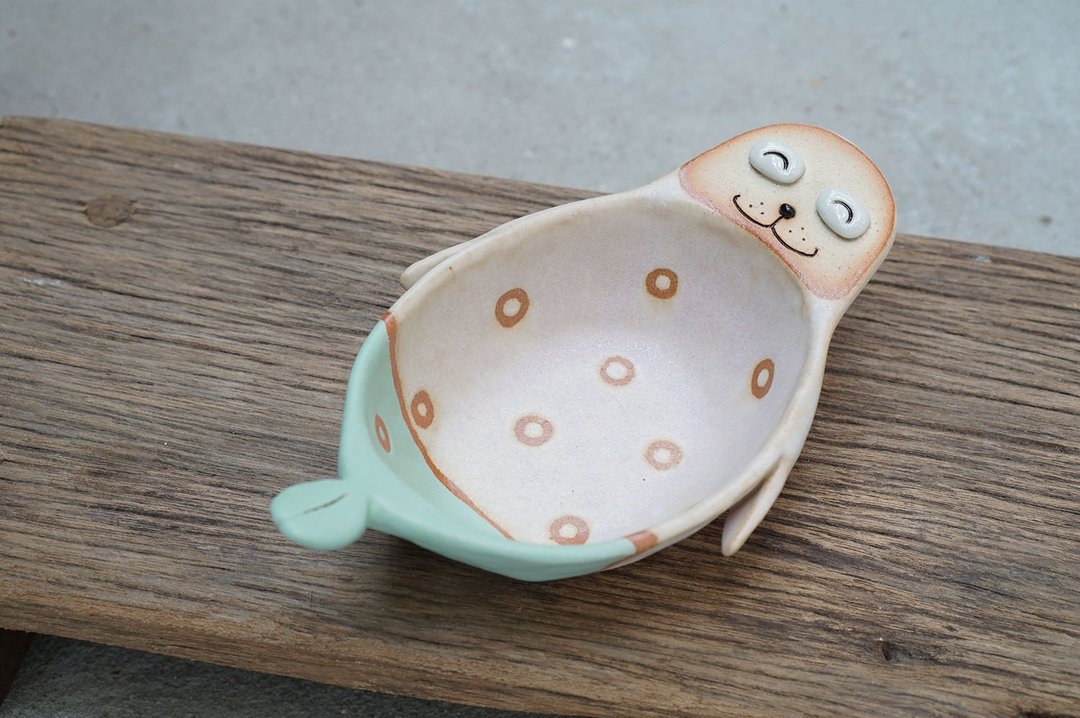 Sea lion bowl , handmade ceramic, pottery  ,clay , rainbow ,dot - 花瓶/陶器 - 陶 多色