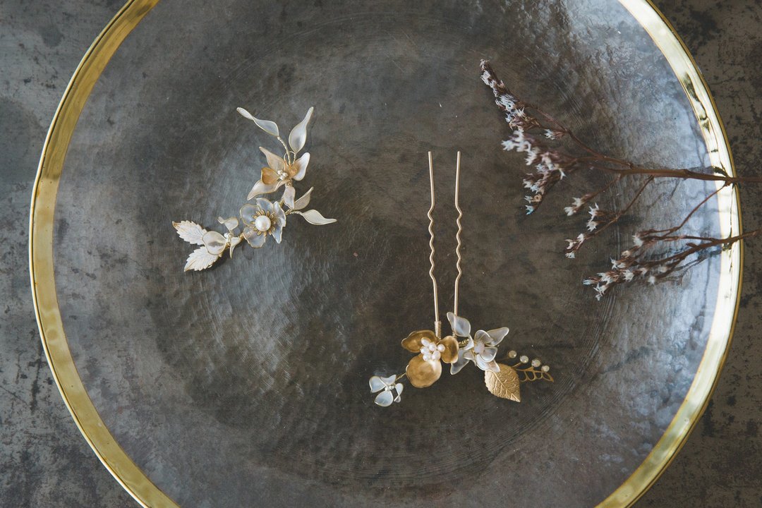 Elegant Bridal Accessories  黄铜树脂花朵新娘发饰两件组QS929 - 发饰 - 其他材质 多色