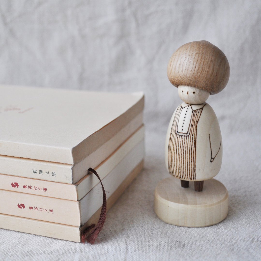 Mushroom girl Kokeshi 1 - 玩偶/公仔 - 木头 卡其色