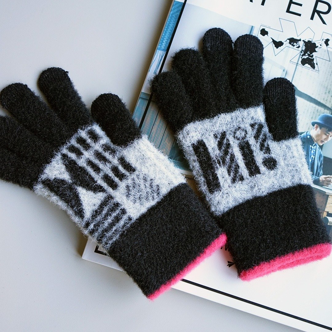 智慧手机兼容手套　fluffy gloves Hi! black - 手套 - 压克力 黑色