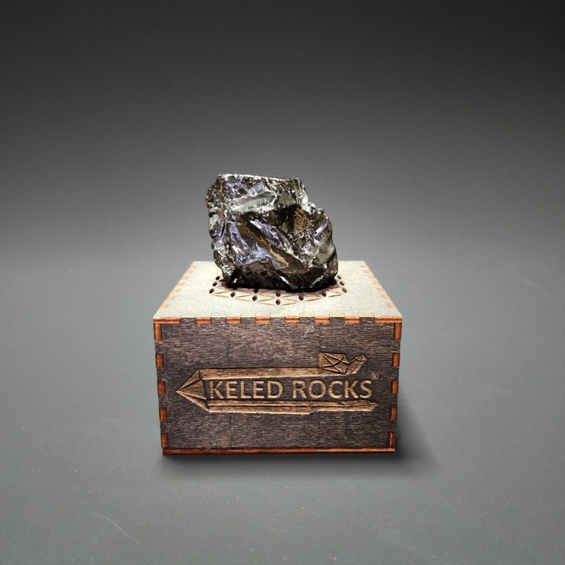 銀次石墨小块重量为142.60克 - 其他 - 水晶 银色