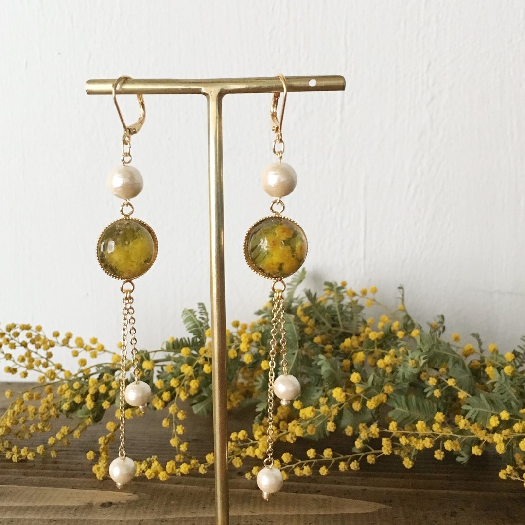 Flesh mimosa with Cotton pearls earrings / pierces - 耳环/耳夹 - 其他材质 黄色