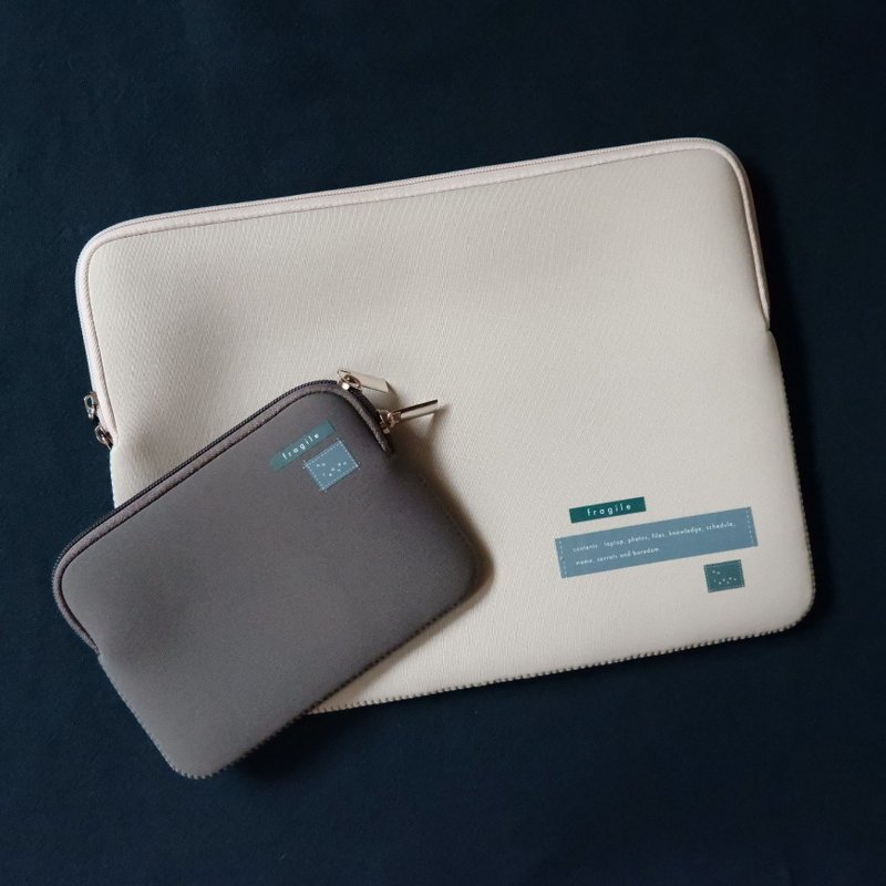 fragile/两色笔电包电脑包组 - 电脑包 - 其他人造纤维 卡其色