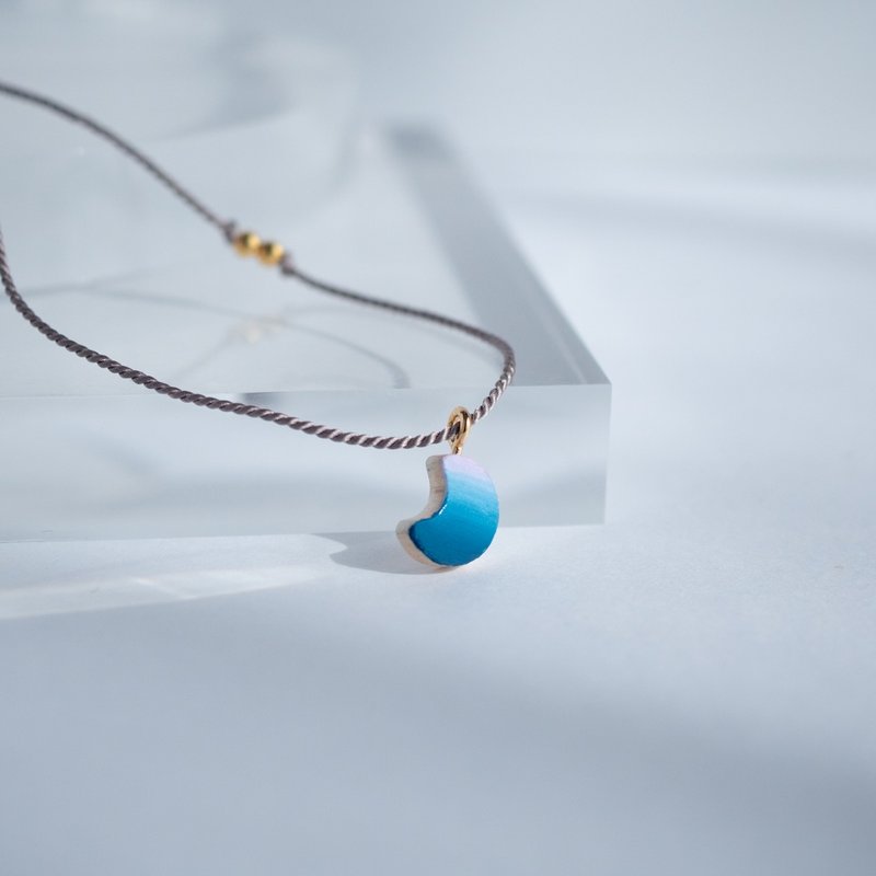 天蓝色月光[AM6:49] 丝绳绳奖垫 - 项链 - 木头 蓝色