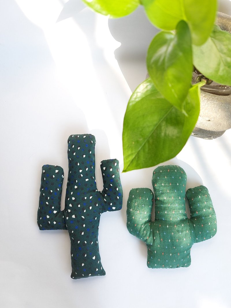 【绝版特惠】【桧木香香包仙人掌】 台湾桧木丝/木质 - 摆饰 - 木头 