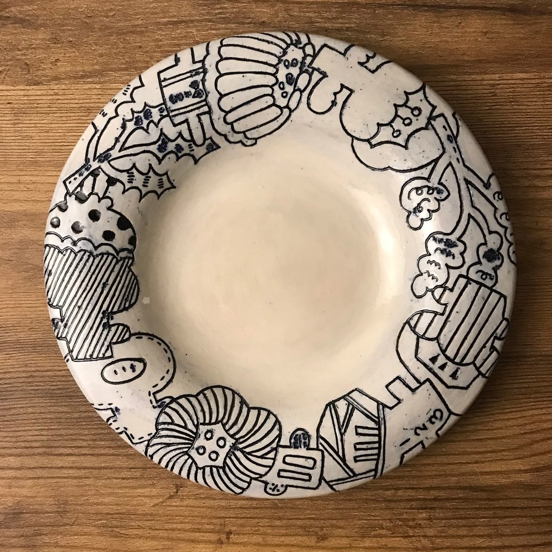 【 小丸 森林 青花 】手刻线条  原子笔色  20cm 西式 汤皿 餐盘 - 盘子/餐盘/盘架 - 陶 蓝色