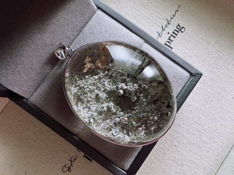 银白色龙幽水晶吊坠 - 项链 - 水晶 