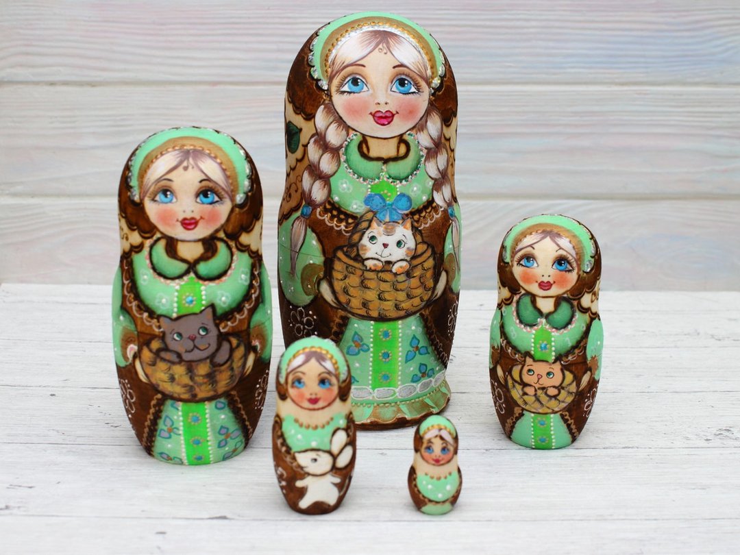 Matryoshka Wood Nesting Doll 5 piece Kittens Dolls - 摆饰 - 木头 绿色