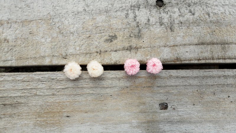 与实花||雪球蜡菊 干燥花耳环 耳针 - 耳环/耳夹 - 植物．花 多色