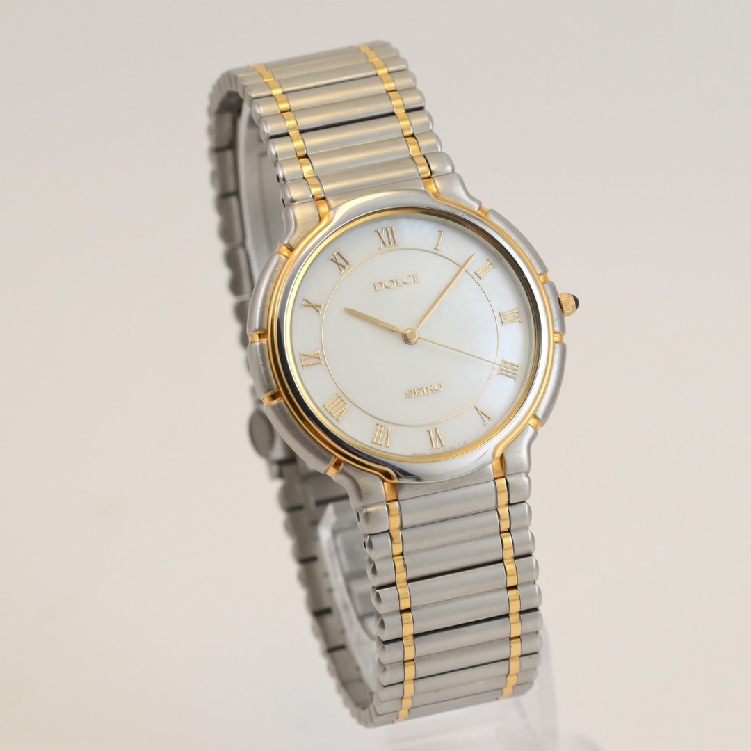 SEIKO DOLCE 男款石英表 贝壳珍珠母表盘 罗马数字时标 金/银色 Ref.5E31-6B20 手表 古董表 - 男表/中性表 - 不锈钢 