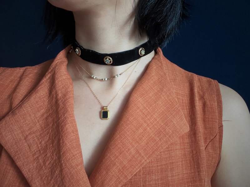 ART 黑丝绒勿忘我小蓝坏躲短颈链－美国古董首饰 Vintage Jewelry - 项链 - 其他金属 