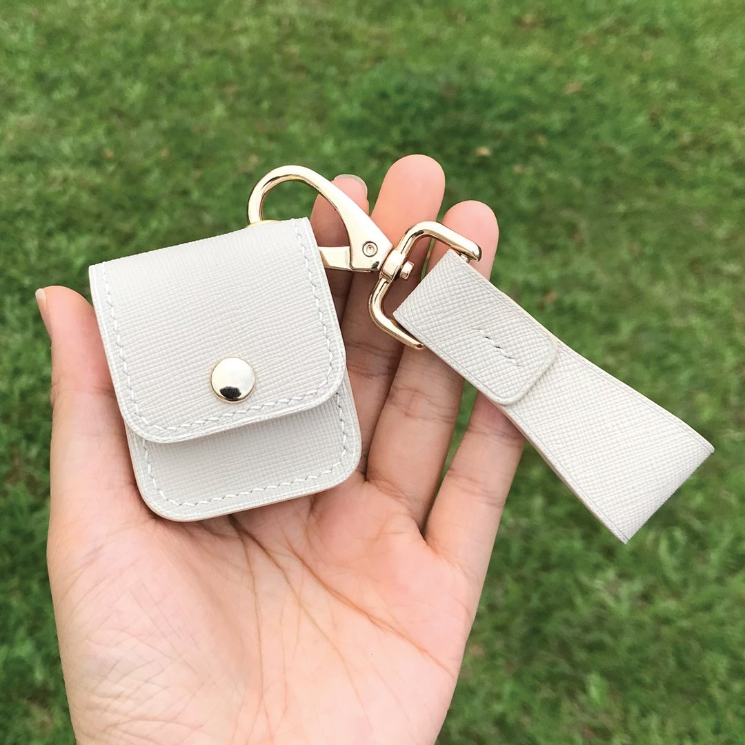 【AirPods 保护套】白色十字纹牛皮/1/2/3/4/5/Pro3 代皮革收纳套 - 耳机收纳 - 真皮 白色