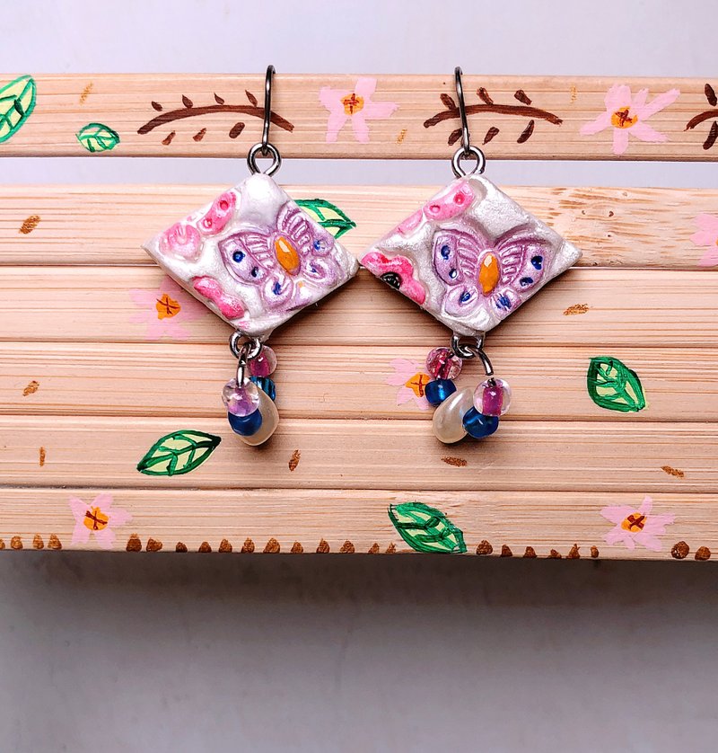 紫色蝴蝶压纹 手作黏土耳环 手绘捏制 不锈钢 吊坠款 - 耳环/耳夹 - 粘土 紫色