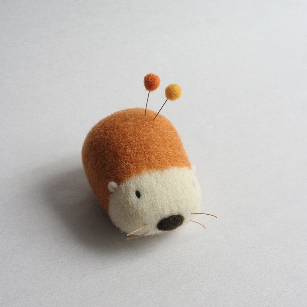 Wool hedgehog pin cushion (red fox) - 玩偶/公仔 - 羊毛 咖啡色