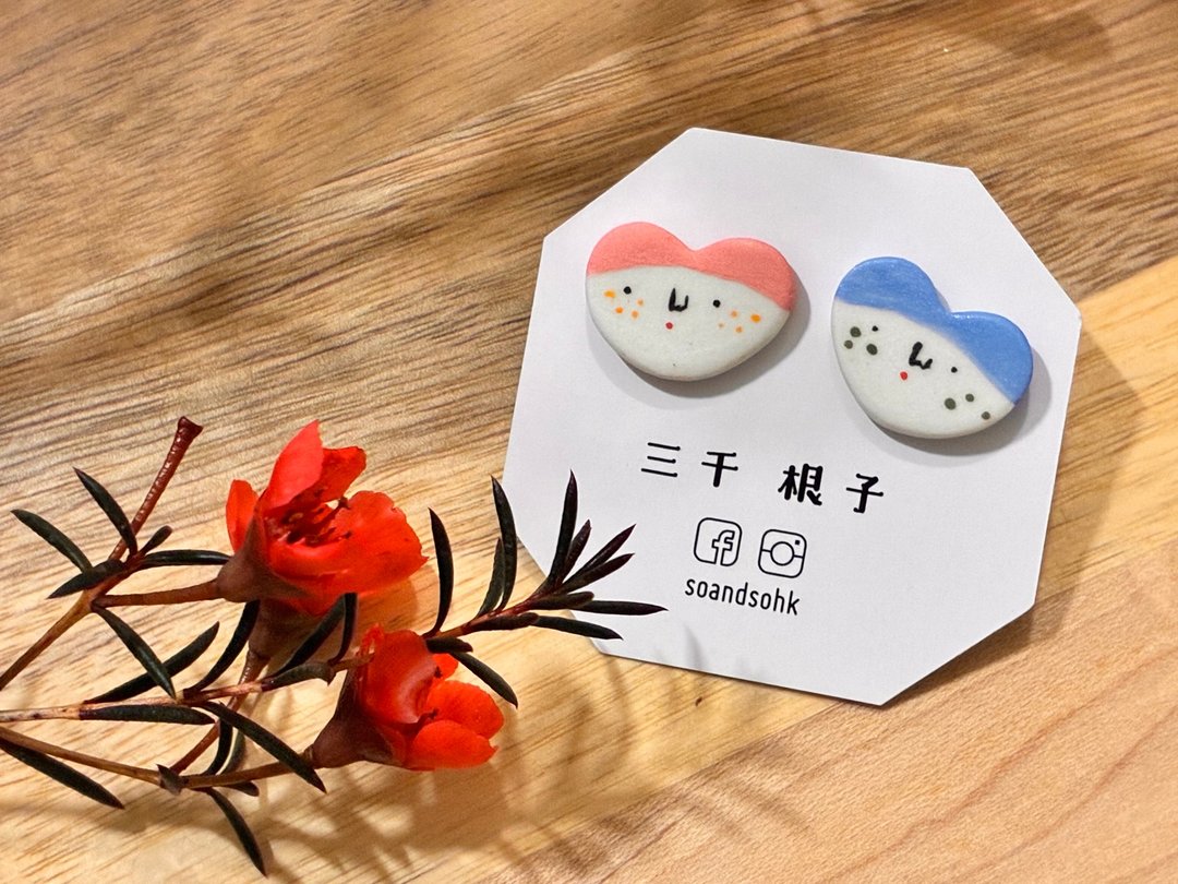三千根子 白瓷 耳针 耳环 粉红/天蓝 - 耳环/耳夹 - 陶 白色