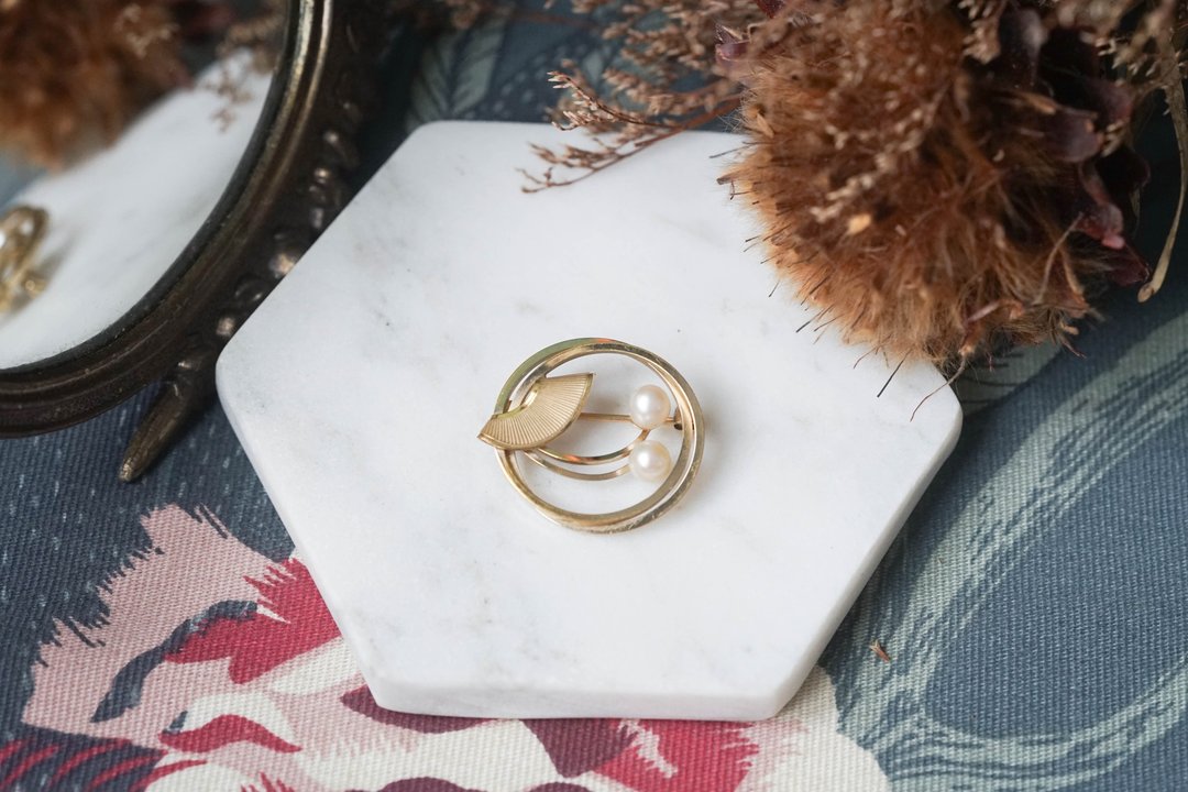 【老饰品/西洋老件】VINTAGE CURTIS JEWELRY 14K金古着圈型胸针 - 胸针 - 其他金属 金色
