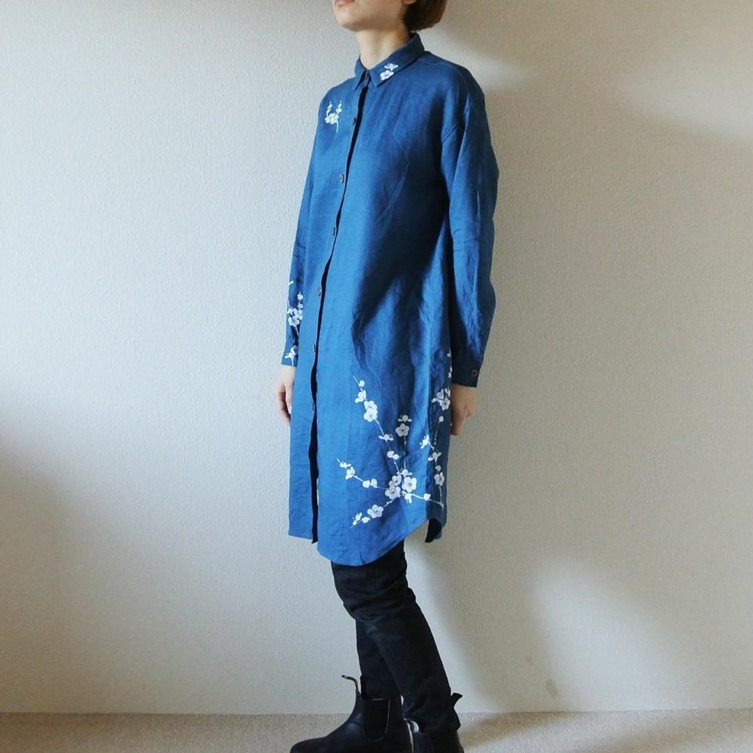 Linen long shirt blue <white plum> - 女装上衣 - 棉 