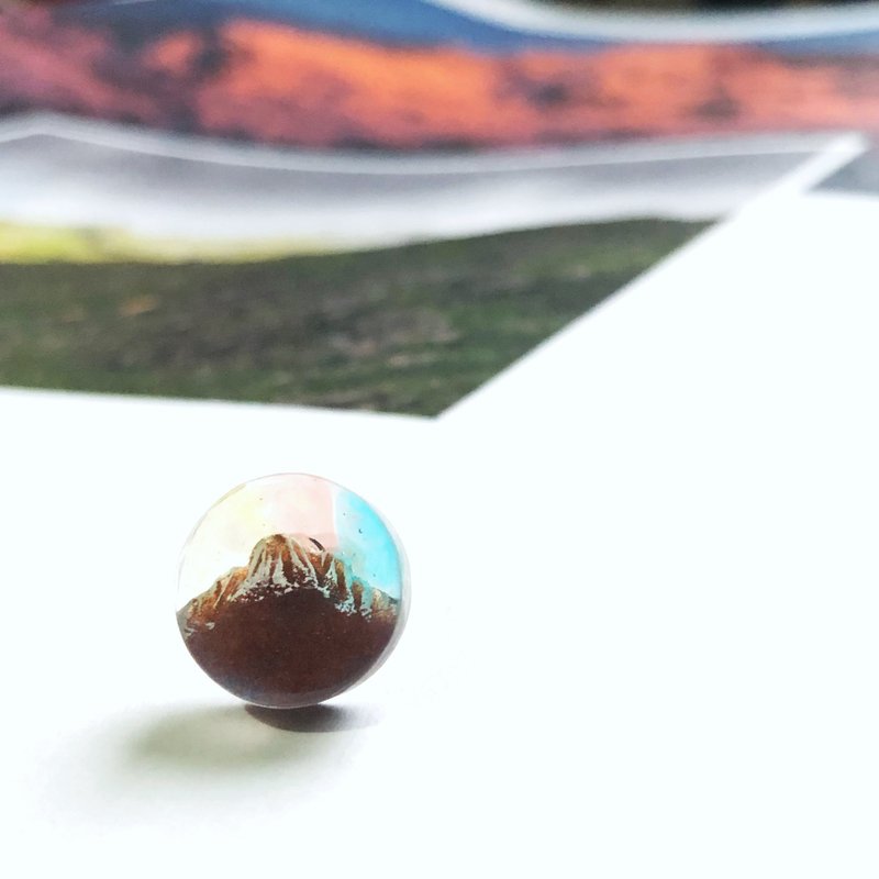 山 x 彩虹 耳针 (单只) - 耳环/耳夹 - 树脂 咖啡色