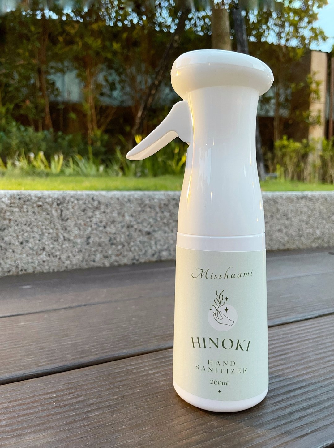 Miss。花谜  【桧木精油抗菌干洗手】植萃酒精喷雾 防疫必备200ml - 香薰/精油/线香 - 塑料 